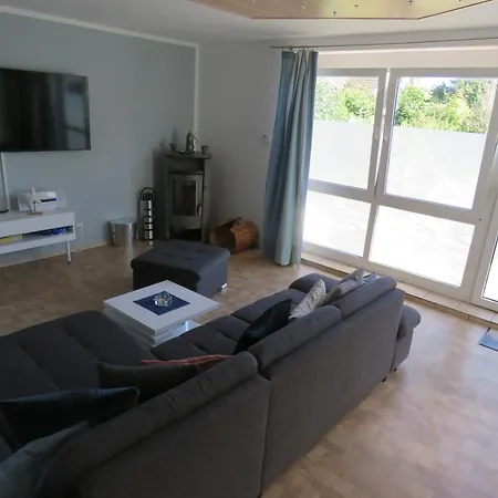 Mit Kamin In Bis 6 Personen *