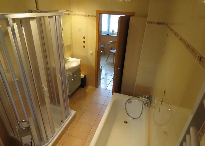 Mit Kamin In Bis 6 Personen Sassnitz